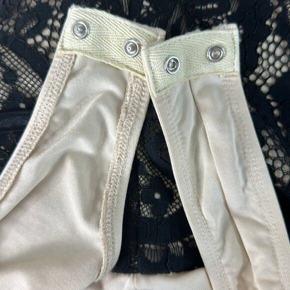 Super Down Stasia Lace Bodysuit NWT Size Medium - Picture 15 of 15